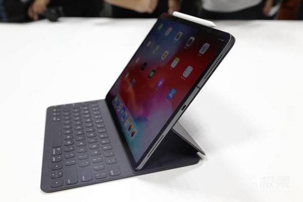 你买新款iPad Pro了吗？没有Home键怎么截屏？苹果推出了新的交互