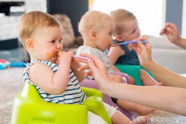 纯母乳喂养的宝宝什么时候添加辅食（最佳辅食添加时间）