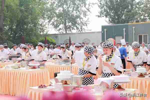  年女生学什么专业好？学西点高薪就业