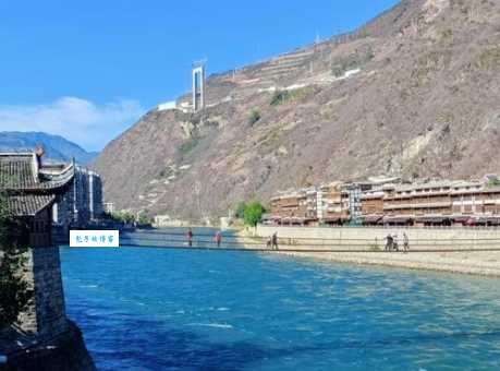 泸定桥位于哪条河流？详解其历史及地理环境